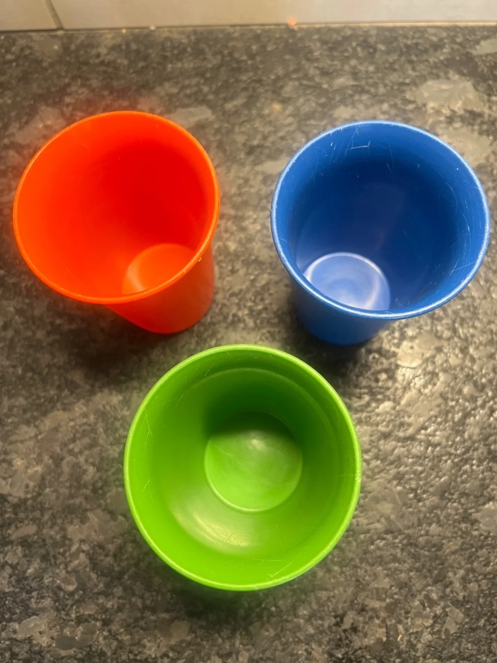 Vintage Tupperware Set of 3. 7oz stackable Kids Bell Tumblers.